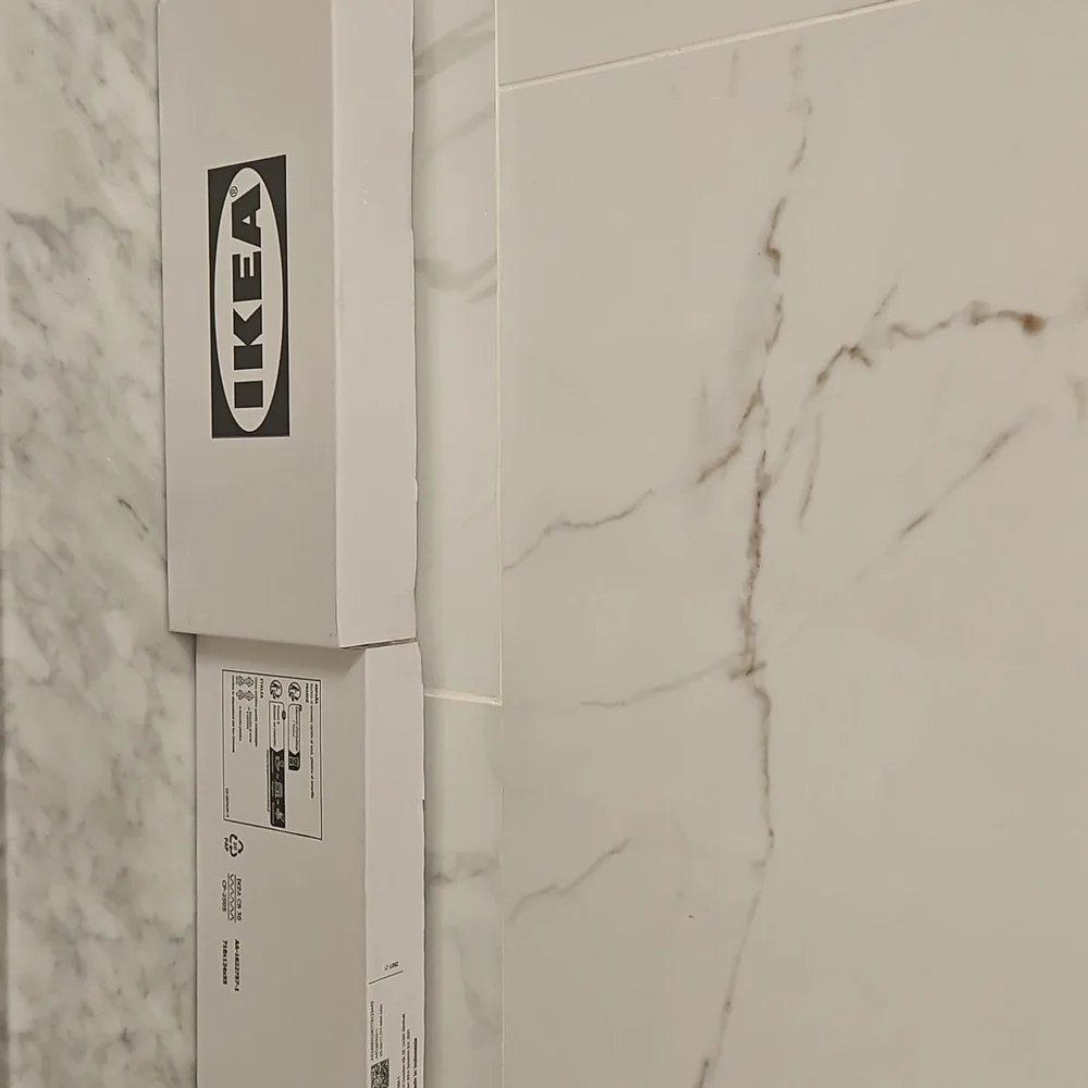 1 IKEA wall storage flisat